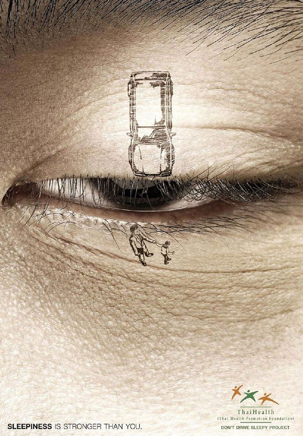 خطر استفاده از موبایل درحین رانندگی