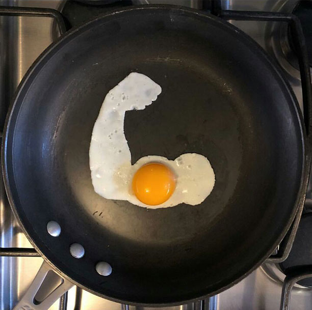 هنر در نیمرو کردن تخم مرغ
