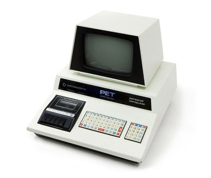 کامپیوتر کومودور ۱۵۳۰ - از نوار کاست برای ضبط و بازخوانی اطلاعات استفاده می‌شد