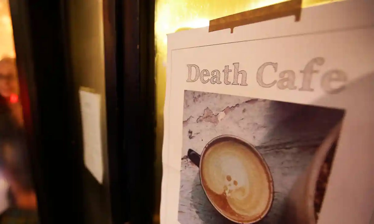 کافه مرگ چیست